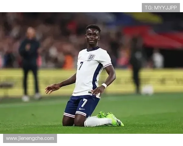 萨卡：从左后卫到右边锋的多位置进化轨迹