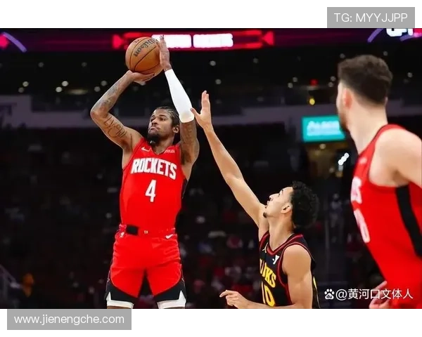 杰伦·格林无球跑动效率提升，拉开空间能力改变火箭进攻结构